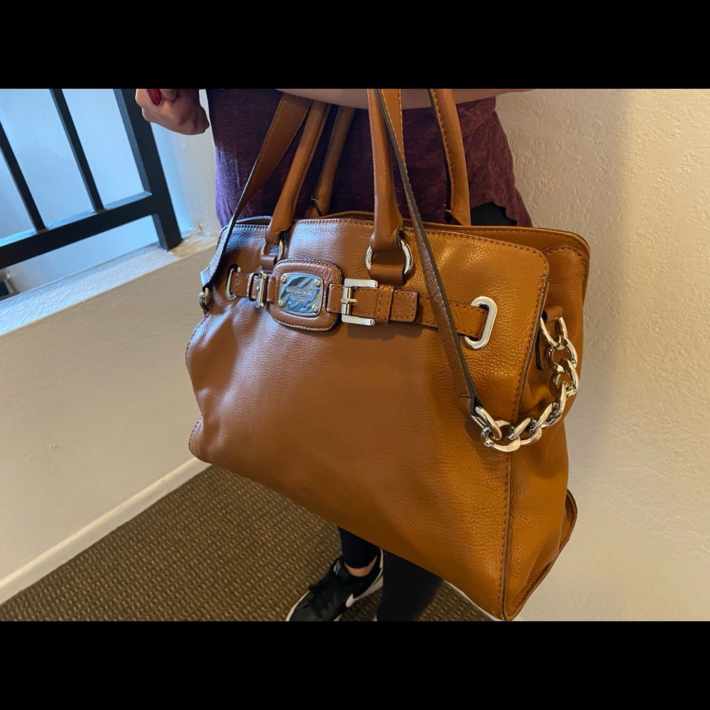 Michael Kors Purse - Picture 4 of 9